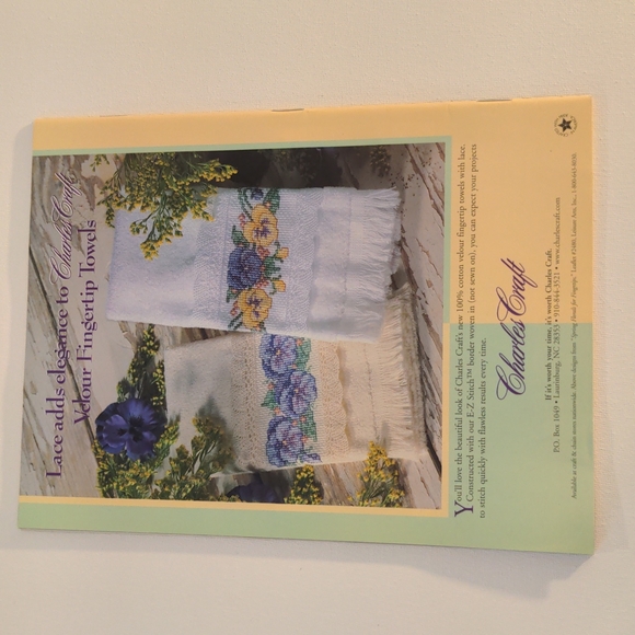 Just CrossStitch Magazine April 1999 - Picture 2 of 14